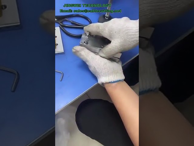 桌上型半自動射出成型機｜小型塑膠射出機｜耳機零件專用