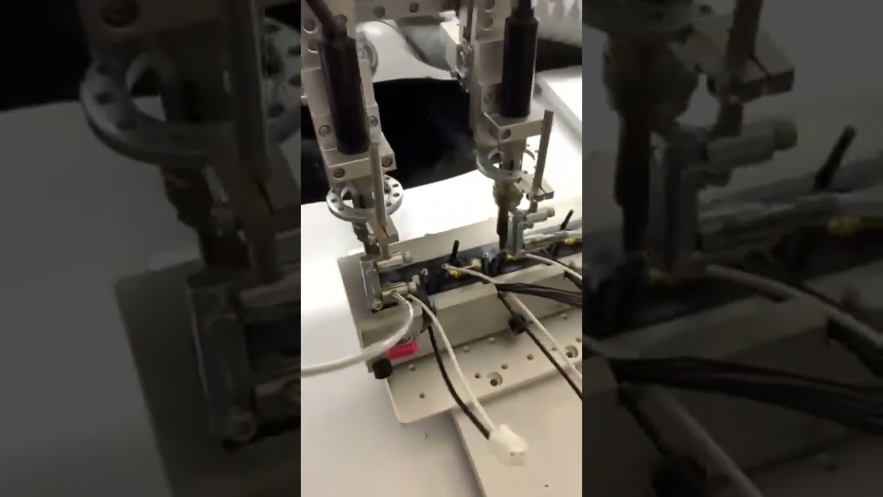氣動雙烙鐵頭4軸雙工位自動焊錫機｜馬達線束焊接解決方案