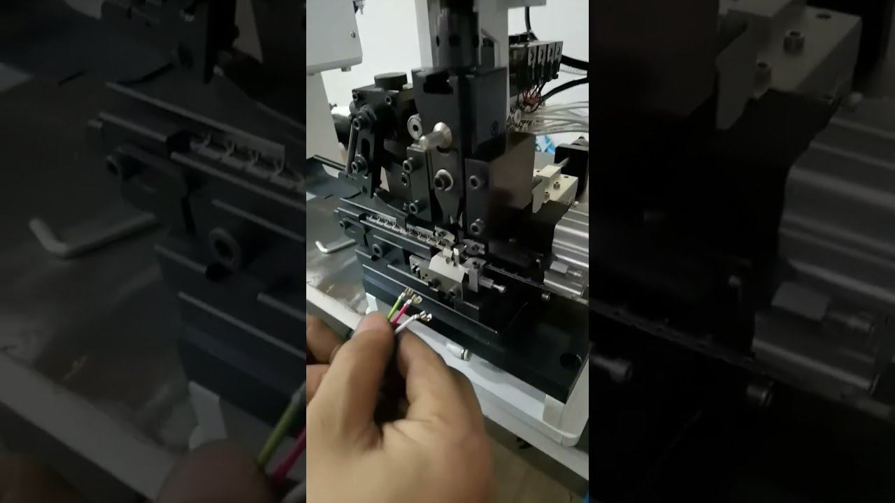 連續端子機 90° 特殊端子壓接 #工廠 #機械