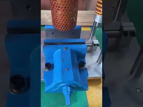 桌上型直立式氣壓射出成型機｜實驗室小批量生產、高規格配置