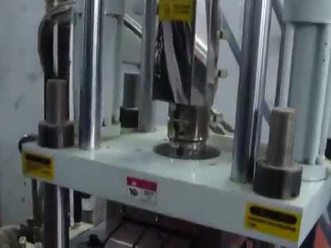 全自動歐規電源插頭成型機 WPM-701-3.5T｜高效量產首選