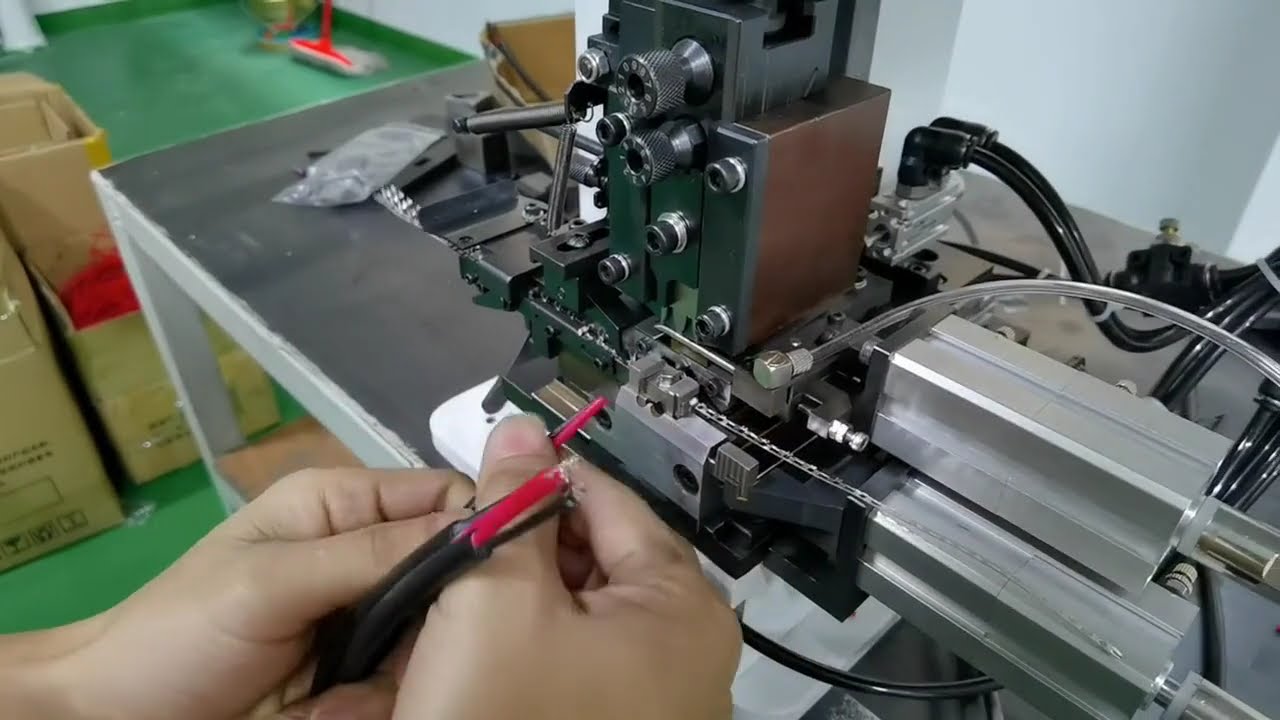 連續帶狀端子機｜雙線加工高效自動化設備