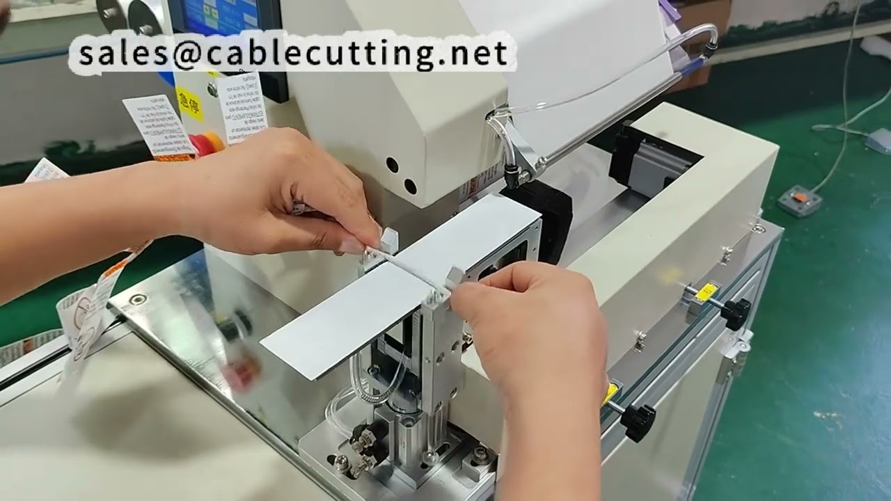 大型標籤折疊貼標機 230x45mm｜高效自動化包裝解決方案