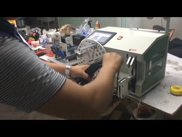 電線線圈繞線與綑紮機 WPM-212C | 自動化包裝解決方案