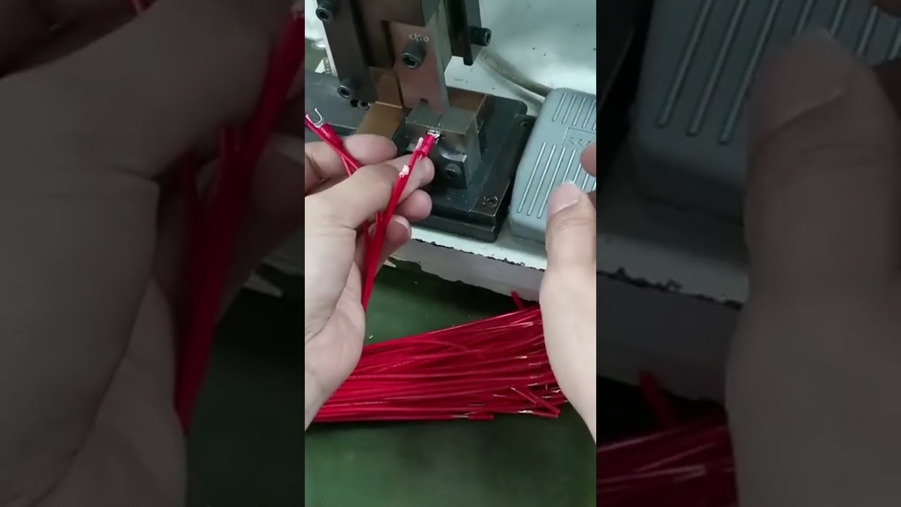 2T端子機 + 單粒模具設備｜提升線束加工效率的工廠自動化解決方案