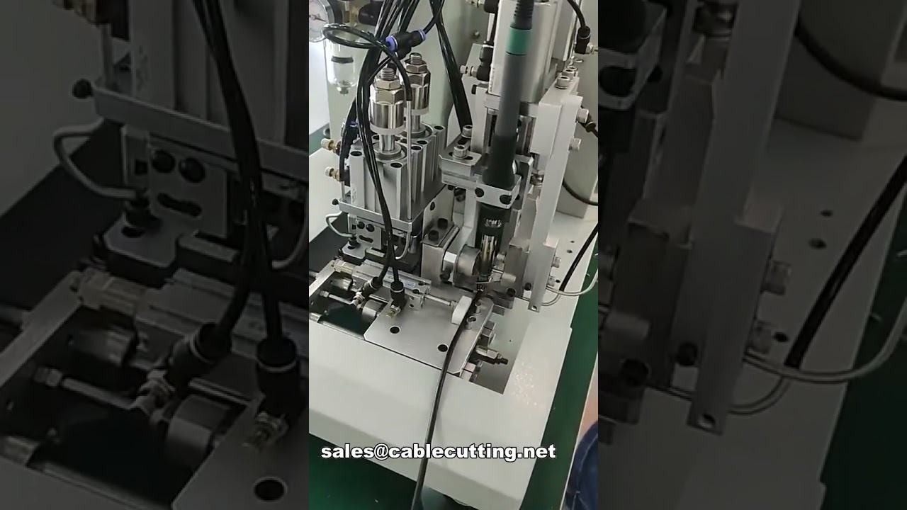 USB數據充電線自動化製造機｜裁線、剝線、焊接、焊錫一體機