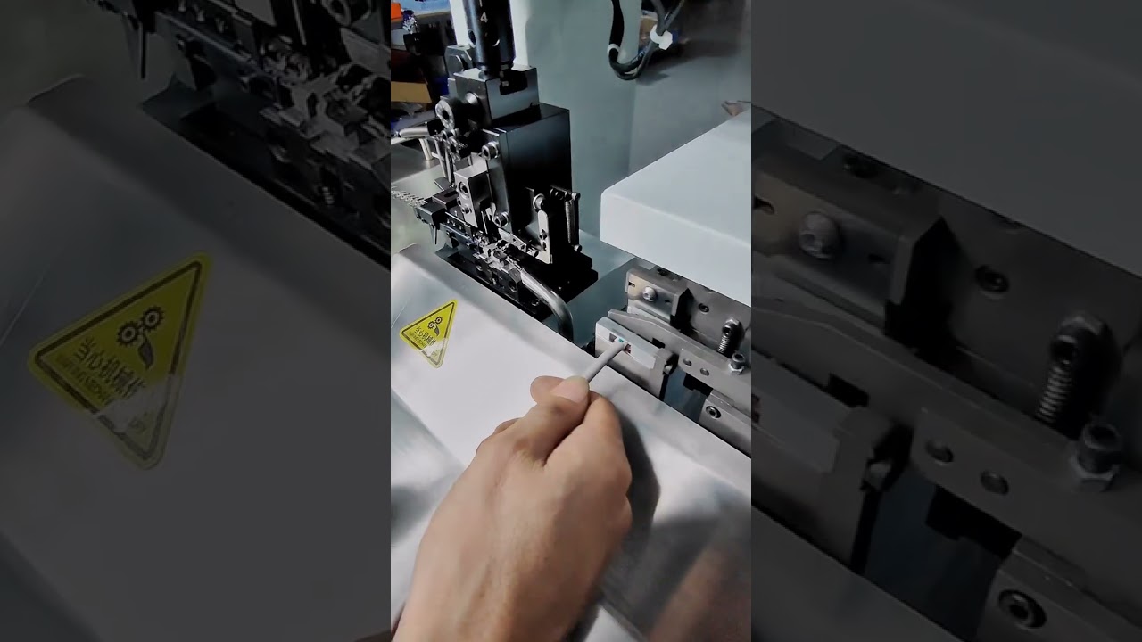 多芯線剝線與帶刺端子壓接全自動化｜工廠設備 #剝線機 #壓接機 #銅線加工