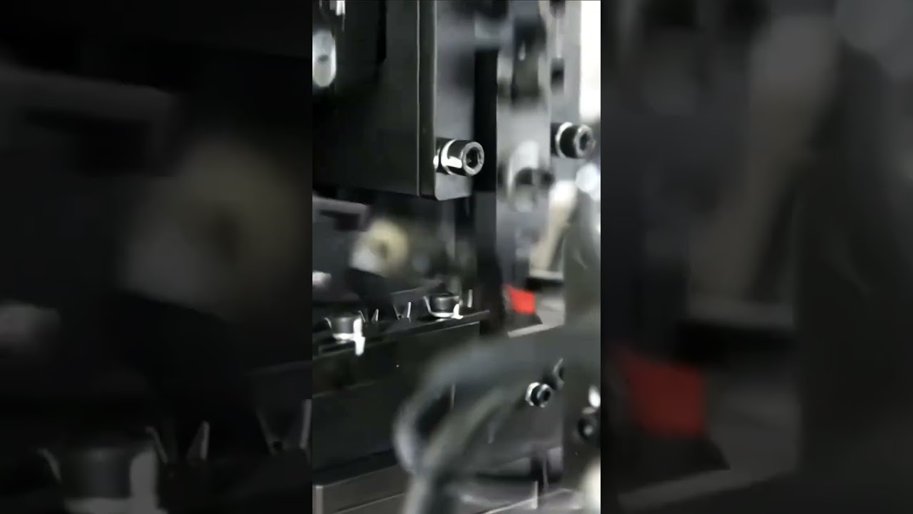 客製電動機車線束加工機｜雙/單端壓接、防水塞與號碼管插入一體機