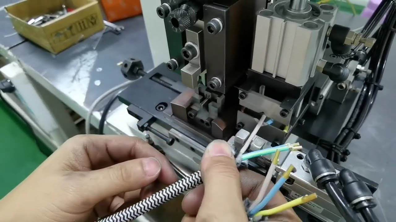 直連式端子機｜非標端子全包膠加工｜高效自動化壓接設備